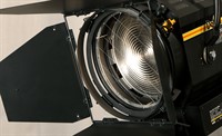 DeSisti Super LED F10VW MO 580W Vari White CCT High Power fresnell